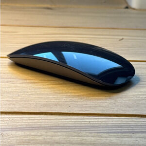 Apple Magic Mouse V2 A1657 Wireless Bluetooth, Rechargeable Lightning